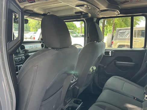 Used 2020 Jeep Gladiator Sport w/ Trailer Tow Package AWD/4WD image 15