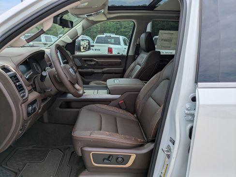 New 2025 RAM 1500 Limited image 12