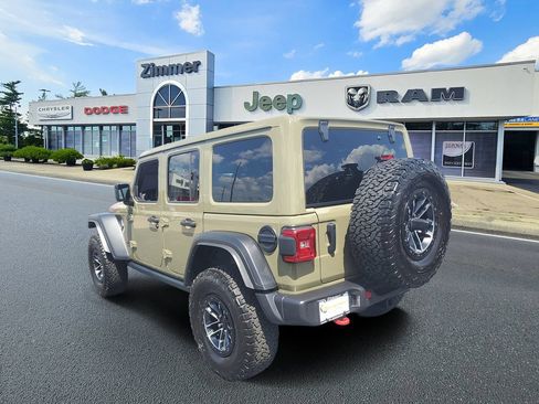 Used 2025 Jeep Wrangler Unlimited Rubicon w/ XTREMEE 35" Tire Package AWD/4WD image 3