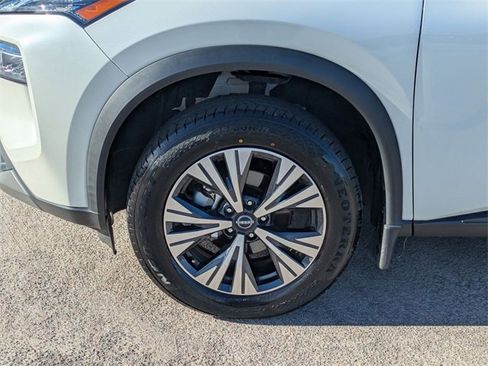 Used 2023 Nissan Rogue SV image 10