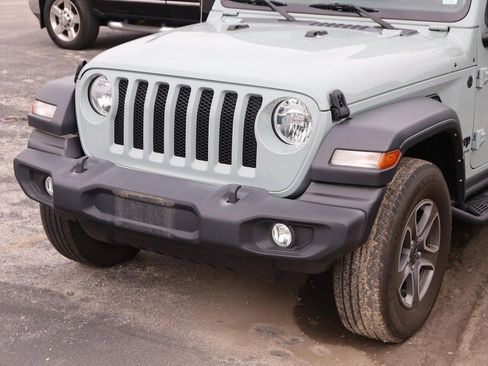 Used 2023 Jeep Wrangler Unlimited Sport w/ Sun And Sound Package AWD/4WD image 5