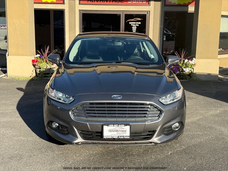 Used 2014 Ford Fusion SE w/ Equipment Group 202A FWD image 2