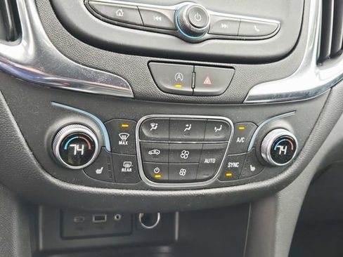 Used 2023 Chevrolet Equinox LT FWD image 23