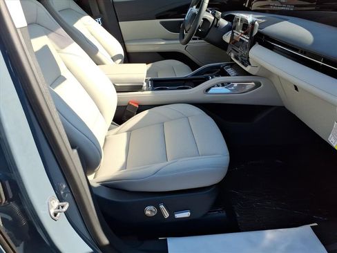 New 2026 Lincoln Nautilus Premier image 8