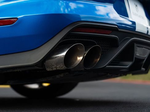 Used 2021 Ford Mustang Shelby GT500 w/ Carbon Fiber Track Pack image 16