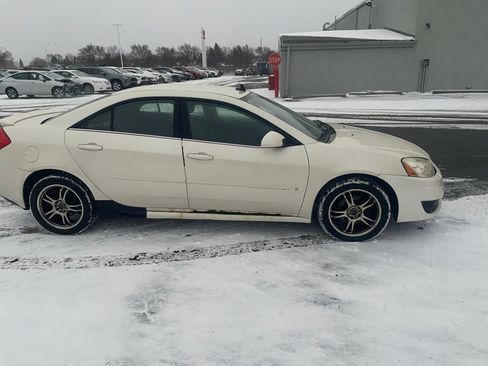 Used 2009 Pontiac G6 Sedan w/ Sport Package 2 image 4