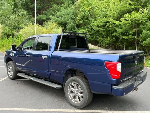Used 2018 Nissan Titan SV w/ SV Convenience Package AWD/4WD image 6