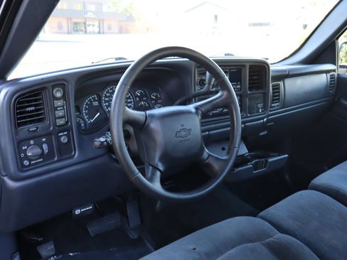Used 1999 Chevrolet Silverado 2500 LS w/ Firm Ride Suspension Pkg AWD/4WD image 15