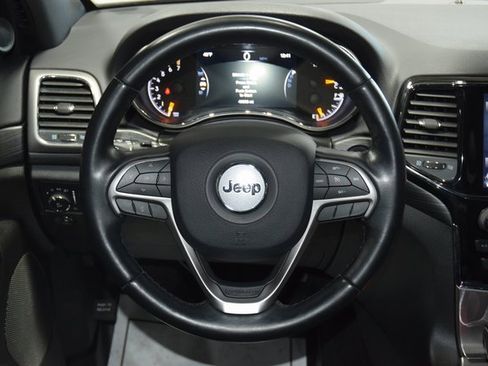 Used 2020 Jeep Grand Cherokee Altitude image 34