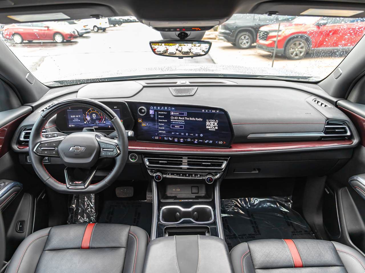 Used 2025 Chevrolet Traverse RS w/ LPO, Floor Liner Package FWD image 11