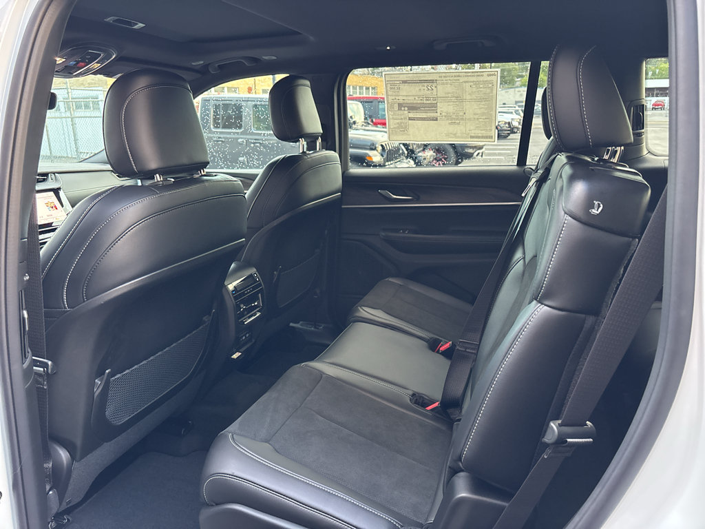 New 2027 Jeep Grand Cherokee L 4WD image 18