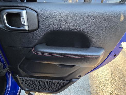 Used 2018 Jeep Wrangler Unlimited Rubicon image 33