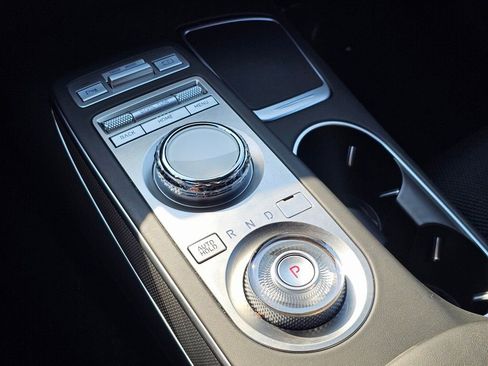 Used 2025 Genesis GV70 3.5T Sport image 19