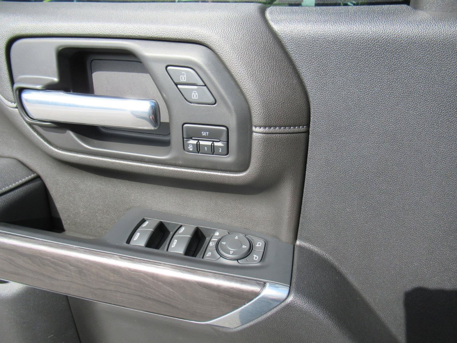 Used 2023 Chevrolet Silverado 2500 LTZ w/ LTZ Convenience Package AWD/4WD image 24