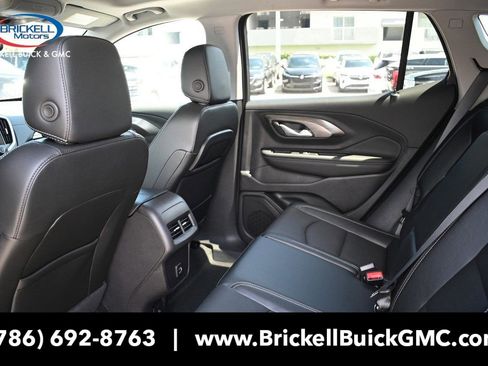 New 2024 GMC Terrain SLT w/ Elevation Edition image 21