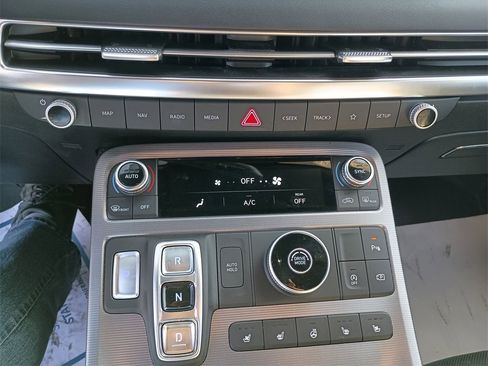 Used 2023 Hyundai Palisade Calligraphy image 25