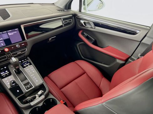 New 2026 Porsche Macan image 26