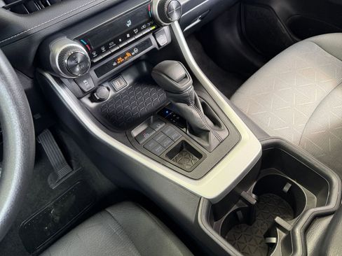 Used 2025 Toyota RAV4 XLE image 43