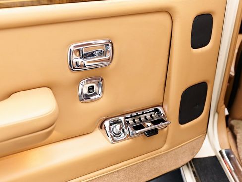 Used 1990 Rolls-Royce Silver Spur image 68