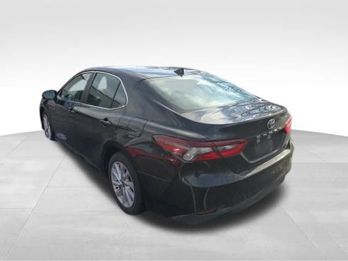 Used 2024 Toyota Camry LE image 4