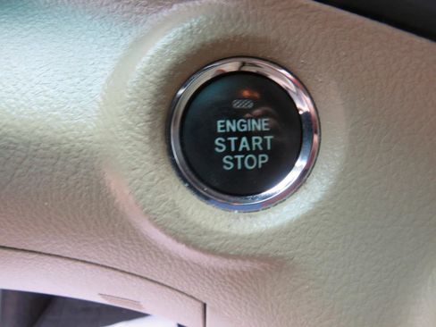 Used 2013 Toyota Highlander Limited image 24