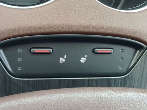 Certified 2023 Toyota Venza XLE image 22