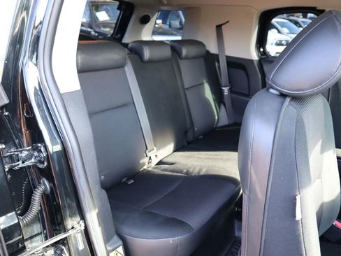 Used 2007 Toyota FJ Cruiser 4WD image 18