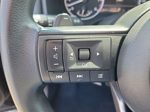Certified 2024 Nissan Rogue SV FWD image 16