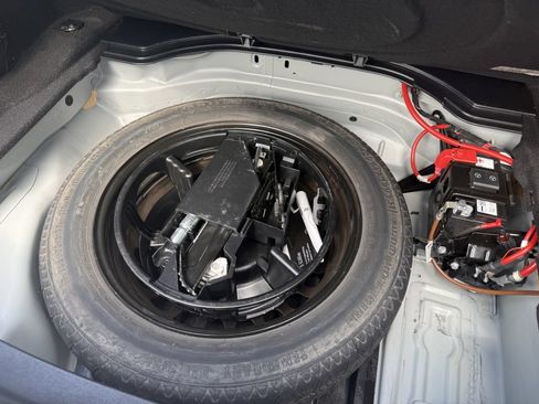 Used 2016 Mercedes-Benz E 350 Sedan image 23