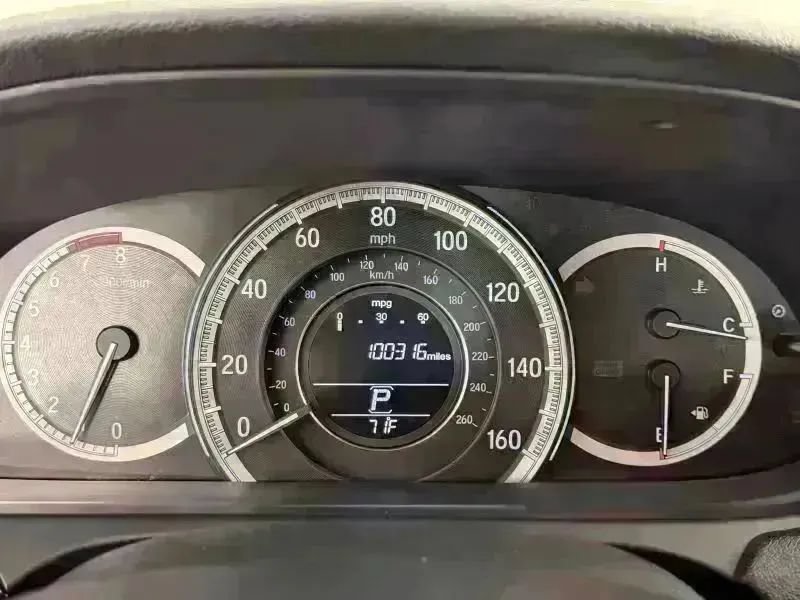 Used 2017 Honda Accord EX image 40