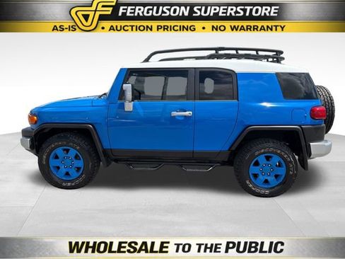 Used 2007 Toyota FJ Cruiser 4WD w/ Convenience Pkg image 4