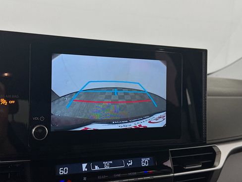 Certified 2025 Toyota Sienna LE AWD/4WD image 16