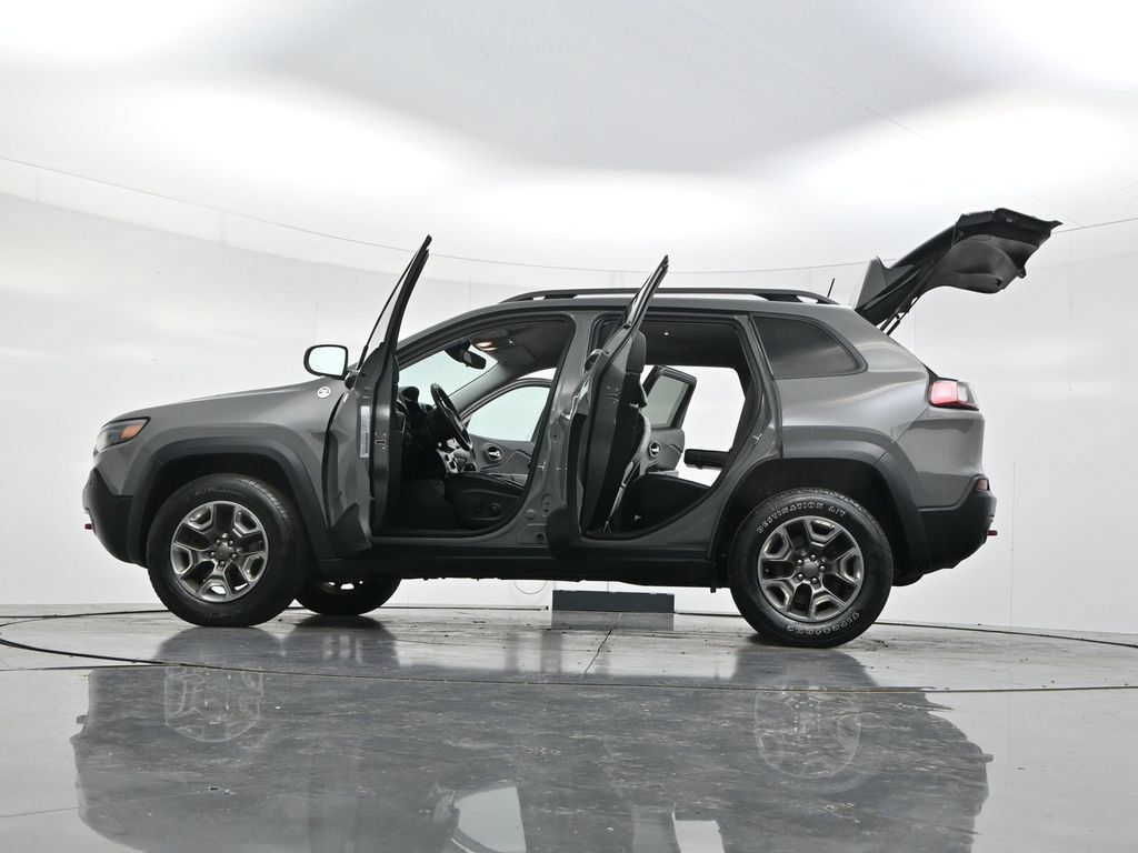 Used 2019 Jeep Cherokee Trailhawk w/ Cold Weather Group AWD/4WD image 55