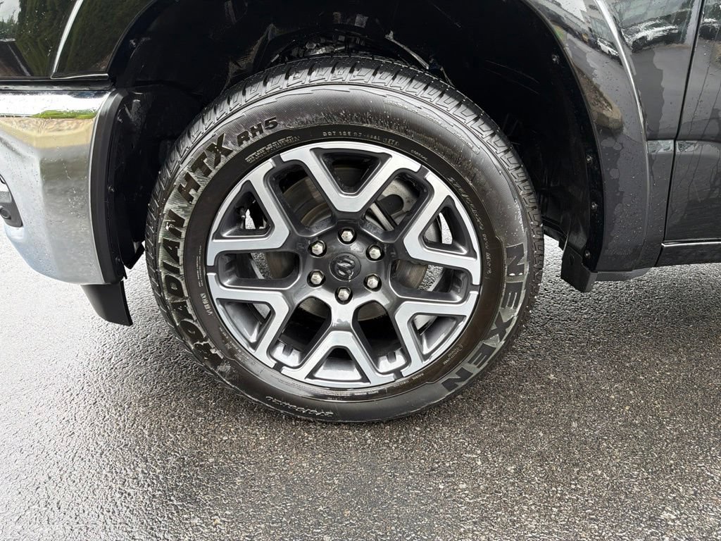 Used 2026 RAM 1500 Laramie AWD/4WD image 11