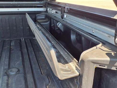 Used 2019 Nissan Titan Platinum Reserve image 15