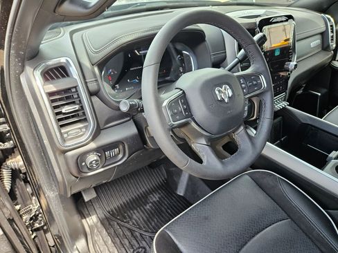 Used 2025 RAM 2500 Laramie AWD/4WD image 25