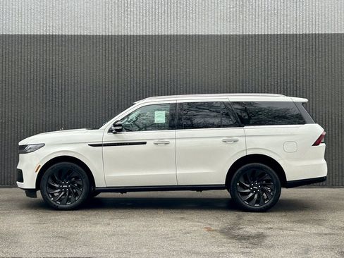 New 2026 Lincoln Navigator Black Label AWD/4WD image 2