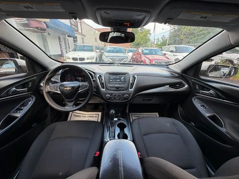 Used 2018 Chevrolet Malibu LT FWD image 44
