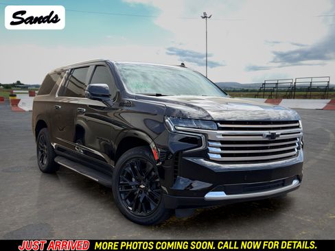 Used 2022 Chevrolet Suburban High Country AWD/4WD image 1