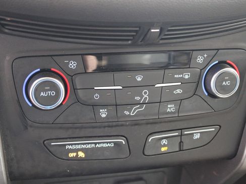 Used 2017 Ford Escape SE w/ Equipment Group 201A image 22