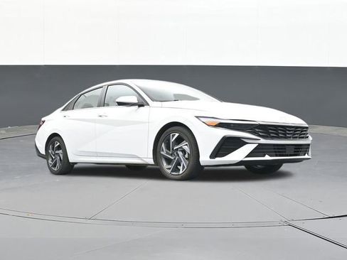 Used 2025 Hyundai Elantra SEL FWD image 56