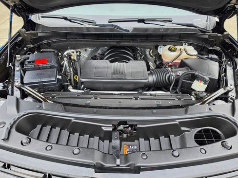 Used 2024 Chevrolet Suburban RST w/ Luxury Package AWD/4WD image 34