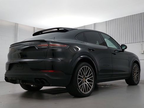 Used 2022 Porsche Cayenne E-Hybrid Coupe image 7