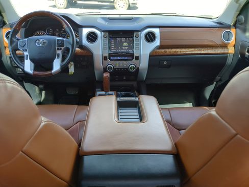 Used 2018 Toyota Tundra SR5 image 12