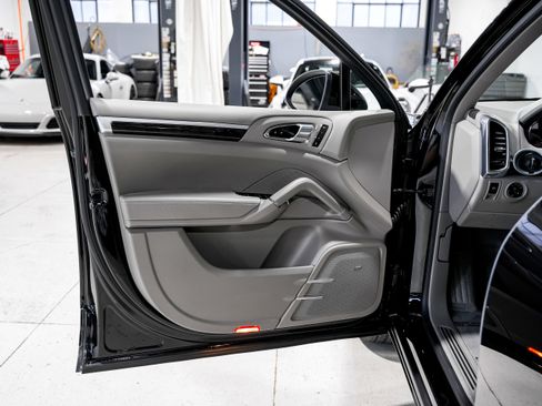 Used 2013 Porsche Cayenne Diesel image 22