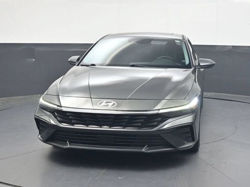 Used 2024 Hyundai Elantra SEL w/ Convenience Package FWD image 12