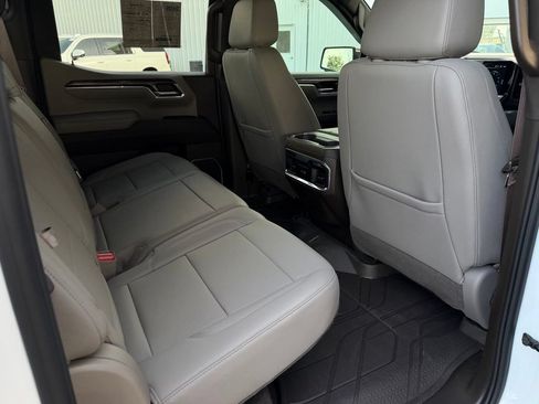 Used 2024 Chevrolet Silverado 1500 LTZ RWD image 18