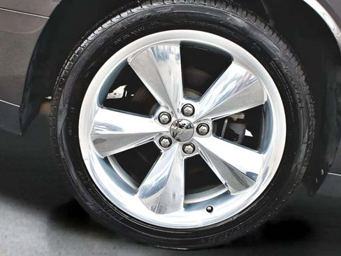 Used 2015 Dodge Challenger R/T Plus image 27