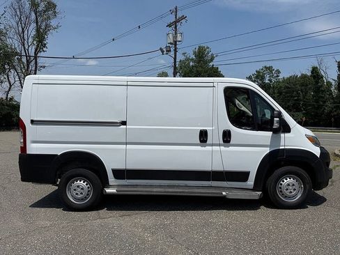 Used 2025 RAM ProMaster 2500 w/ U-Haul Equipment Group FWD image 10