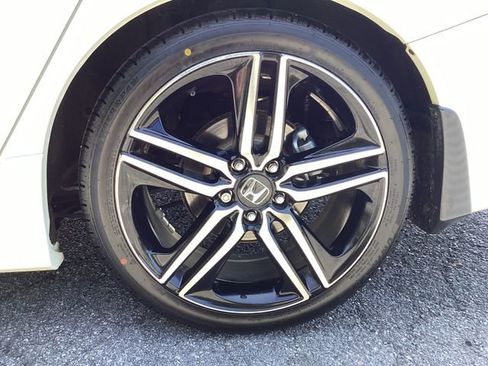 Used 2017 Honda Accord Touring image 18